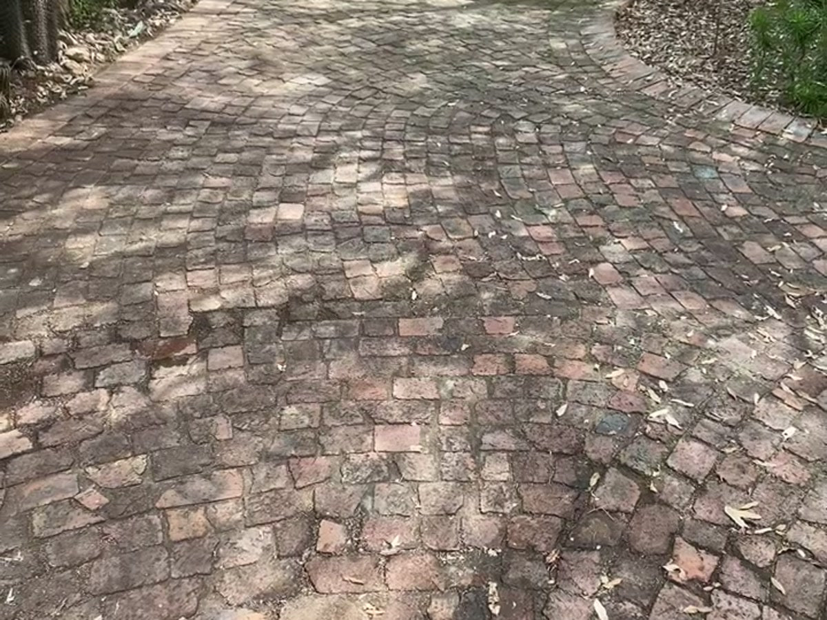 Paving before A-Z Cleaning high-pressure cleaning in Pretoria